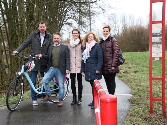 Bild vergrößern: Arne Jhrling (Koordinator Aktivtourismus neanderland), Stephan Nau (Tourismus Stadt Heiligenhaus),  Paulina Betthaus (Wirtschaftsfrderung Stadt Haan), Anja Haas (Wirtschaftsfrderung Stadt Wlfrath), Daniela Hantich (Velbert Marketing)