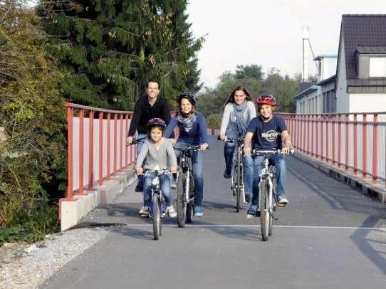 Bild vergrößern: PanoramaRadweg mit der Familie_c_Stadt Velbert