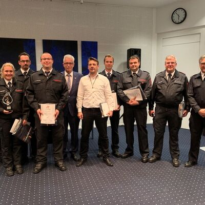 Bild vergrößern: Die Teams der Feuerwehren aus Erkrath und Haan