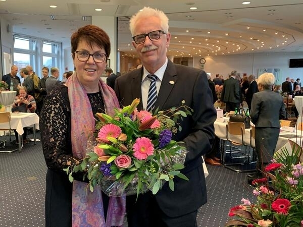 Bild vergrößern: Ulrike Haase und Landrat Thomas Hendele