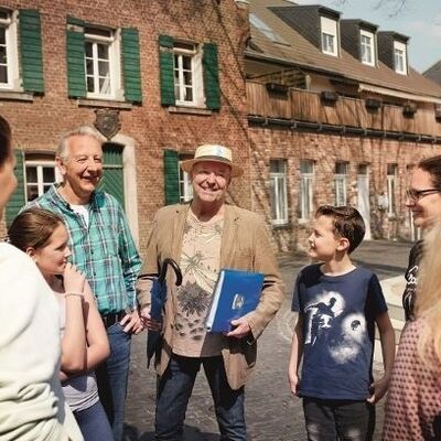 Bild vergrößern: 200117Auf Stadtrundgang mit den MonGuides, Monheim am Rhein_Stadt Monheim am Rhein-Thomas Lison