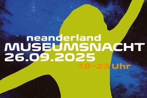 Bild vergrößern: Auf einer grünen Silhouette in Gestalt einer Person auf blauem Hintergrund steht in weißer Schrift "neanderland Museumsnacht 29.09.2023 von 18 bis 23 Uhr".