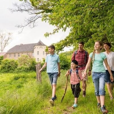 Bild vergrößern: neanderland_Familie_c_Dominik Ketz