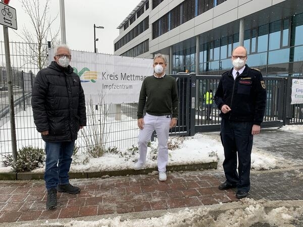 Bild vergrößern: Landrat Thomas Hendele, Dr. Thomas Nasse und Mirko Braunheim