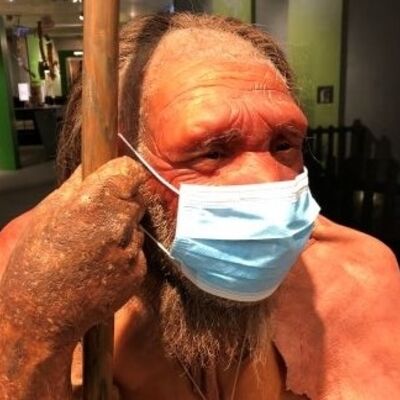 Bild vergrößern: Mr. N. mit Maske_2