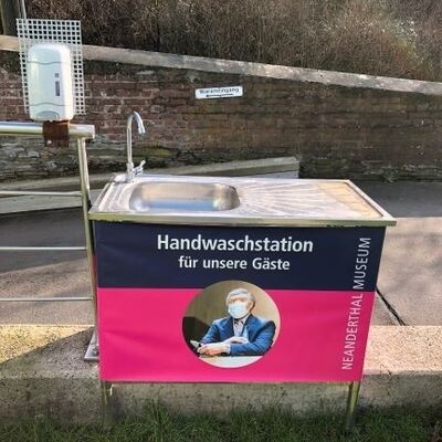 Bild vergrößern: Handwaschstation